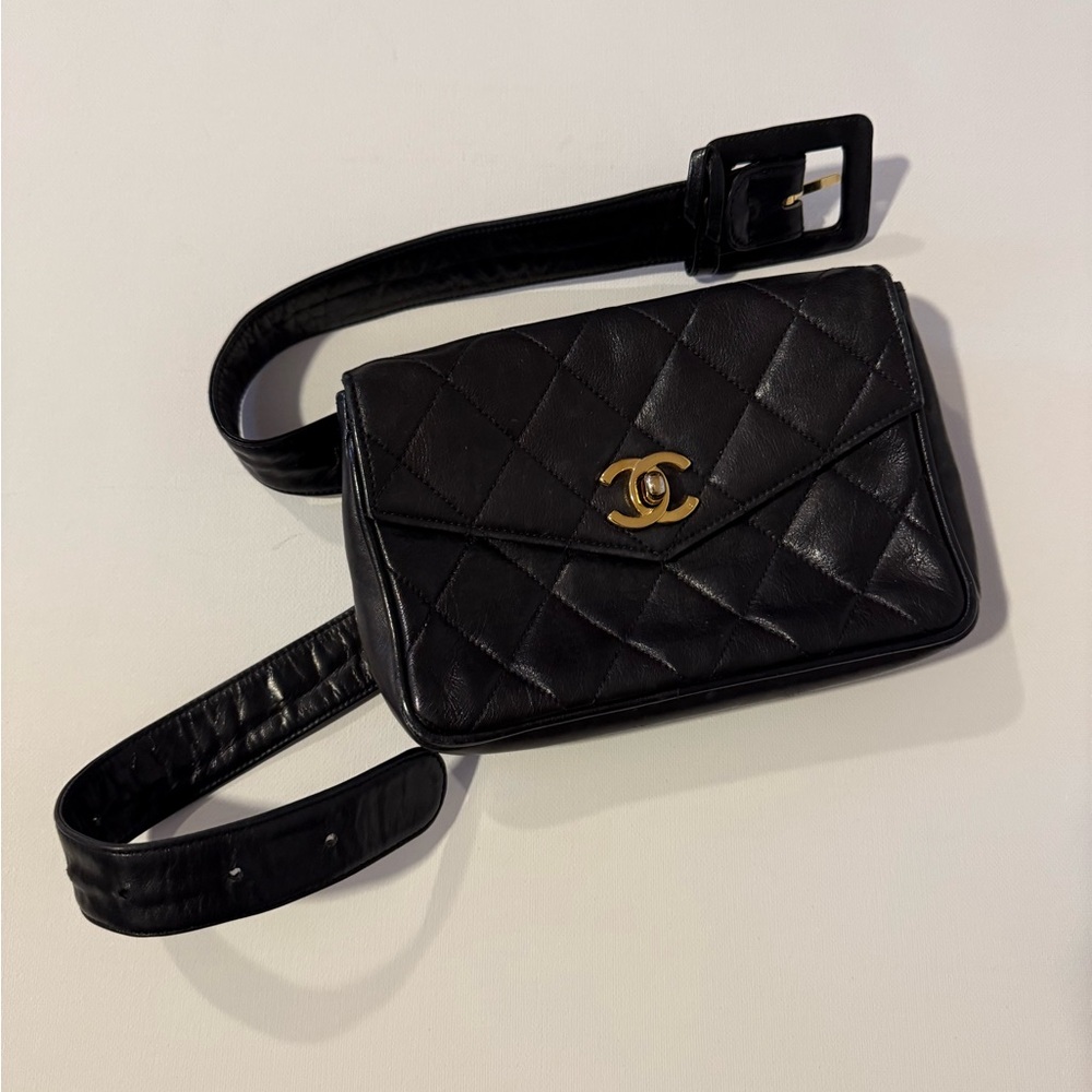 Vintage CHANEL Black Quilted Leather Belt Bag